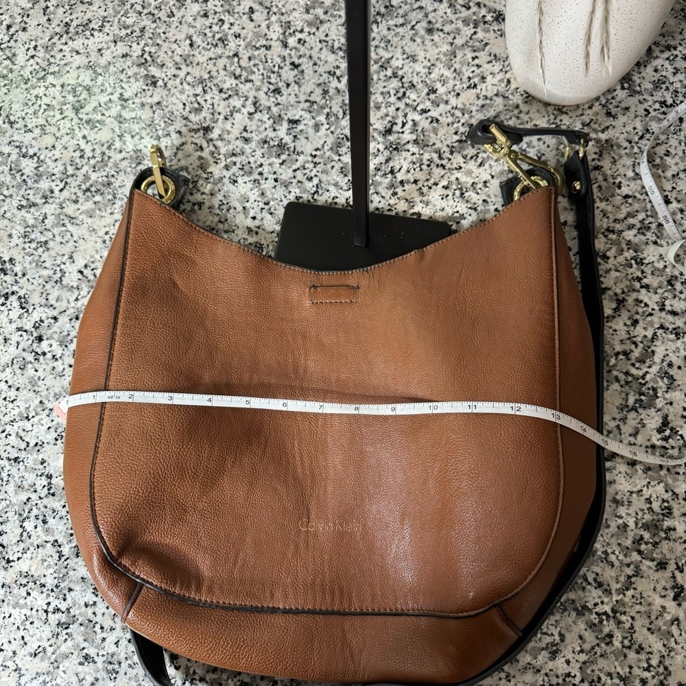 Calvin Klein Women's Elegant Brown Leather Shoulder Bag - Picture 11 of 12